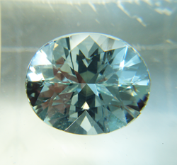 The finished Aquamarine with the window closed. It is now much more brilliant in the center.