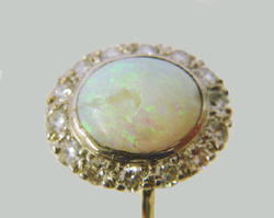 A closer view of the same Opal ring.