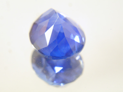 Shows the facets on the bottom of the stone.