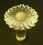 Quartz cane handle with daisy flower petals.