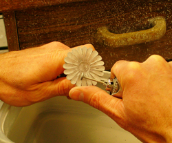 I am now using a finer tool to add finder detail to the flower petals.